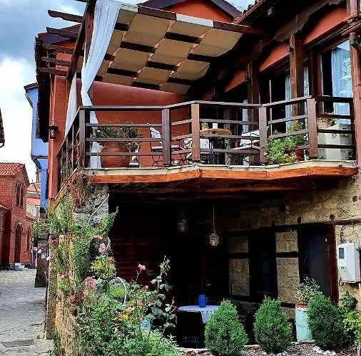 Varosi Guesthouse